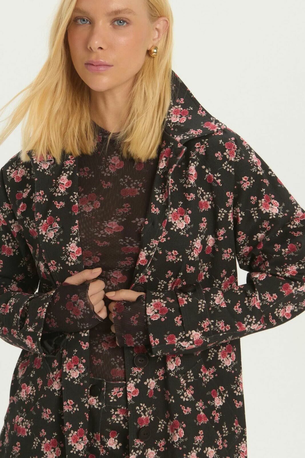 Imagem de Casaco Liz Flower Liberty Le Blog